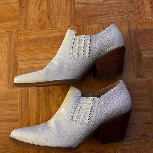 Sam Edelman Walton Crocodile-Embossed Ankle Booties - Picture 2 of 8